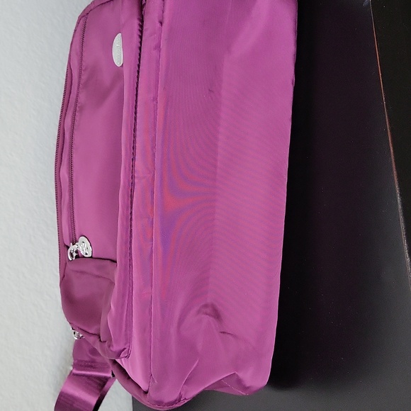 Women's Shoulder Handbag - Picture 9 of 12